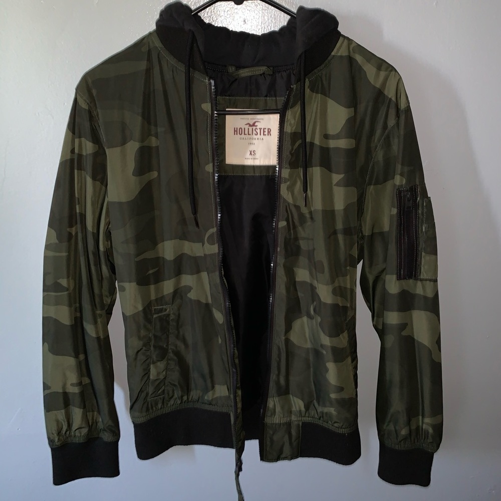 Camo bomber jacket